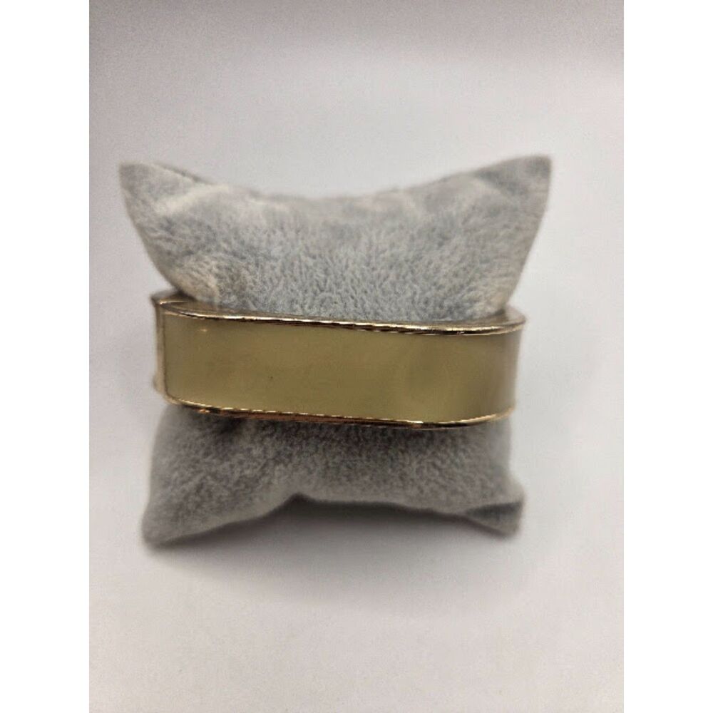 1892. Retro Mid-Century Cream Enamel & Polished Gold-Tone Hinged Clamper Bangle